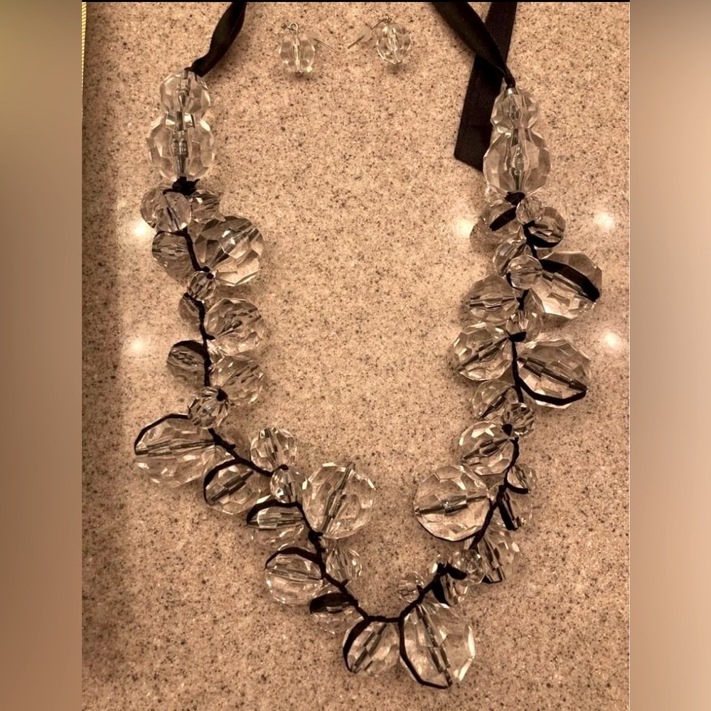 Elegant Crystal Necklace and Earring Set